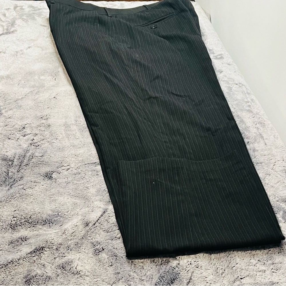 Men’s Haggar Black Pinstripe Dress Pants Size 34x32